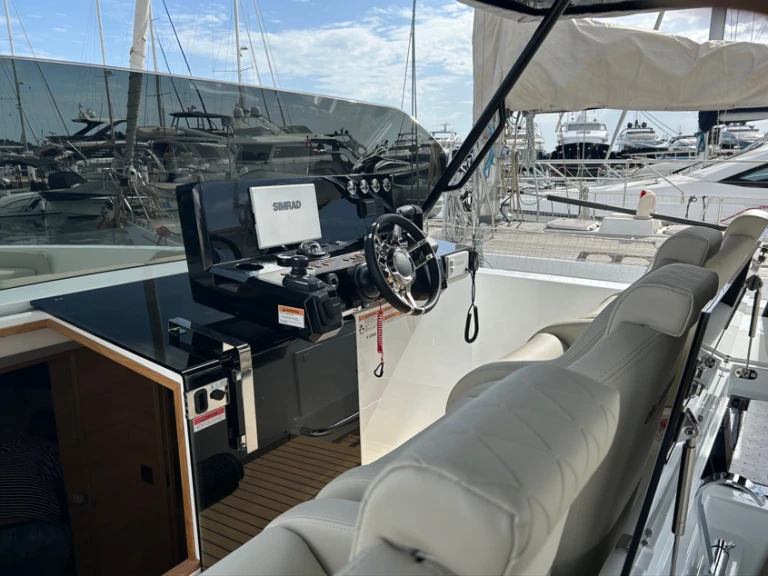 Noleggio barche Antibes economico D42