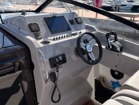 Noleggio Yacht di lusso Bénéteau con patente nautica