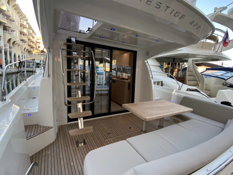 Noleggio barche Saint-Raphaël economico 420 FLY