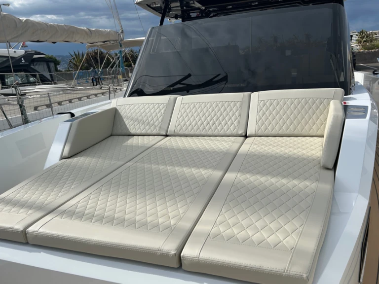 Noleggio Yacht di lusso con o senza skipper De Antonio a Antibes