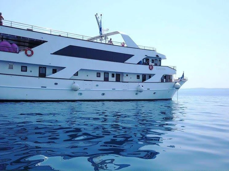 Noleggio Barca a vela Custom Made con patente nautica