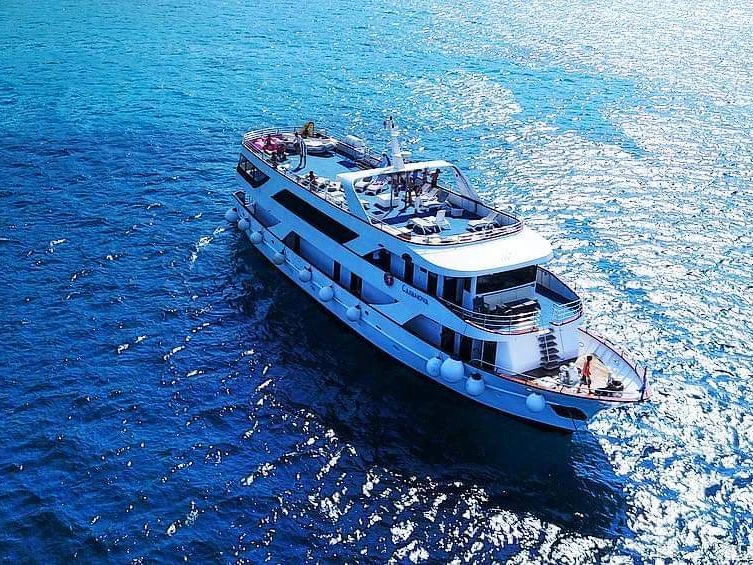 Barca a vela a noleggio a Trogir al miglior prezzo