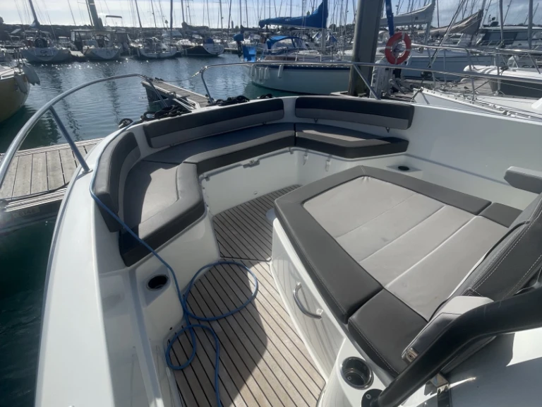 Noleggio Barca a motore con o senza skipper Jeanneau a Saint-Quay-Portrieux