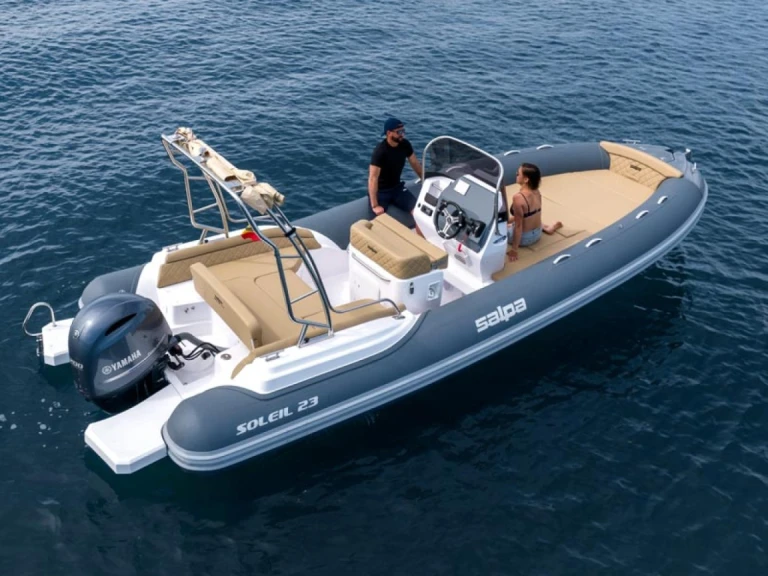 Noleggio Gommone Salpa con patente nautica