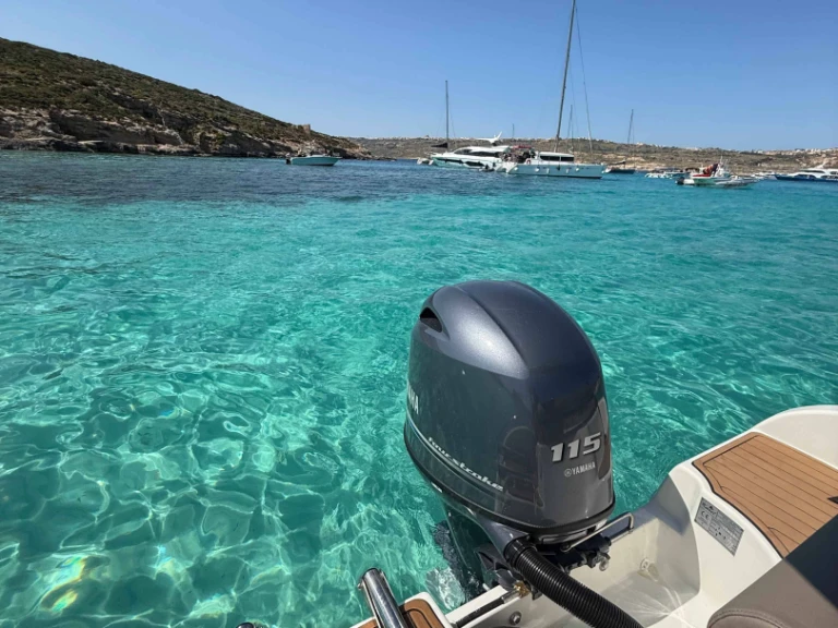 Karel Ithaca 550 da affittare a  Xemxija