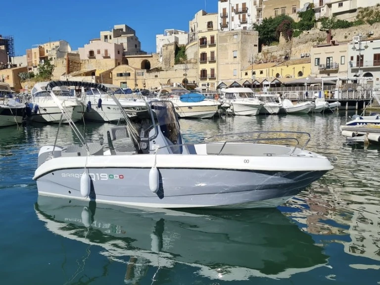 Noleggio Barca a motore con o senza skipper Barqa a Xemxija