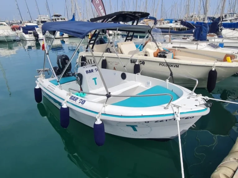 Noleggio Barca a motore Stable con patente nautica