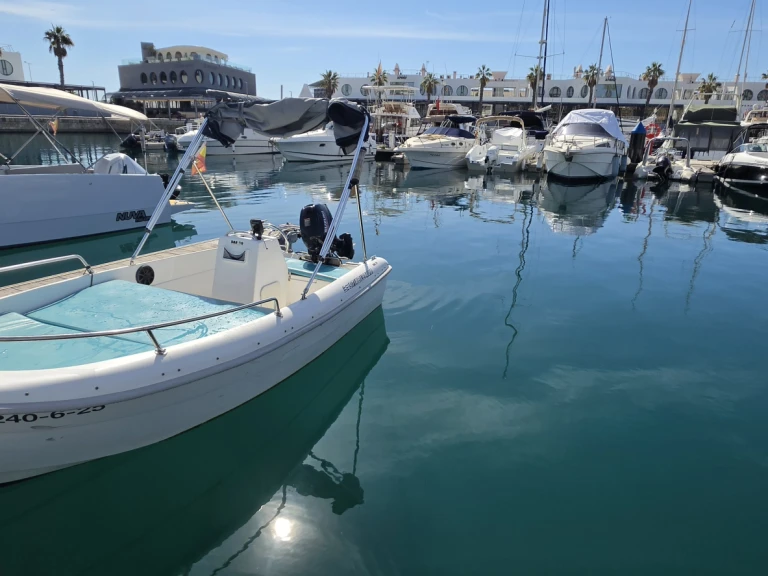 Noleggiare una Stable 415 a Alicante