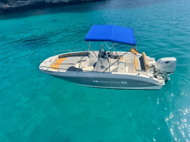 Barca a motore a noleggio a Cala d'Or al miglior prezzo