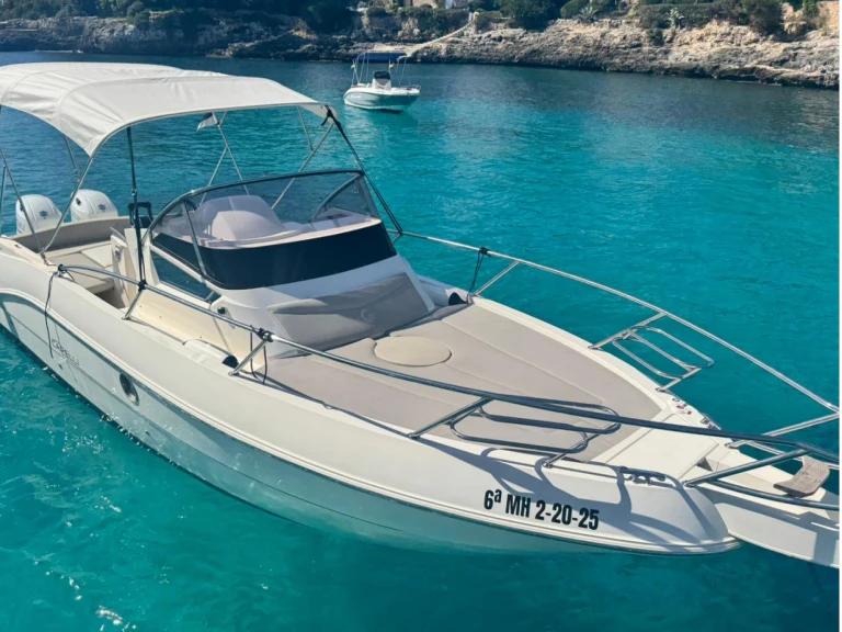 Noleggiare una Capelli Cap 28 WA a Cala d'Or