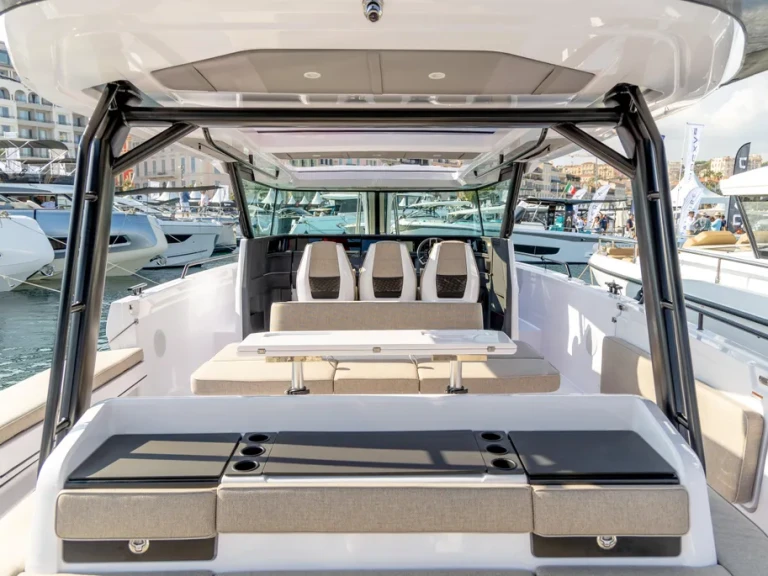Noleggio barche Axopar 45 BRABUS a Cannes su Samboat