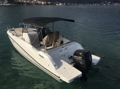 Noleggio Barca a motore a Marsiglia – Quicksilver Activ 675 Sundeck