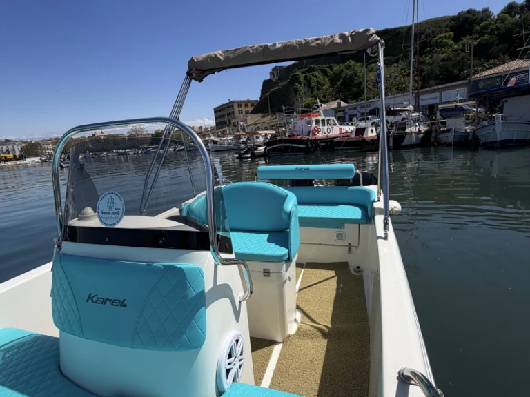 Noleggio Barca a motore Karel con patente nautica