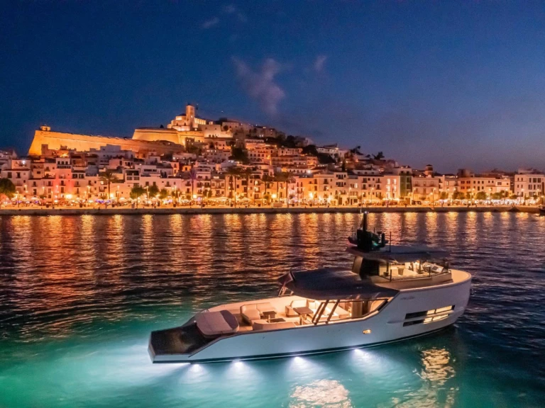 Noleggio Yacht di lusso a Ibiza Town – Arcadia SHERPA 