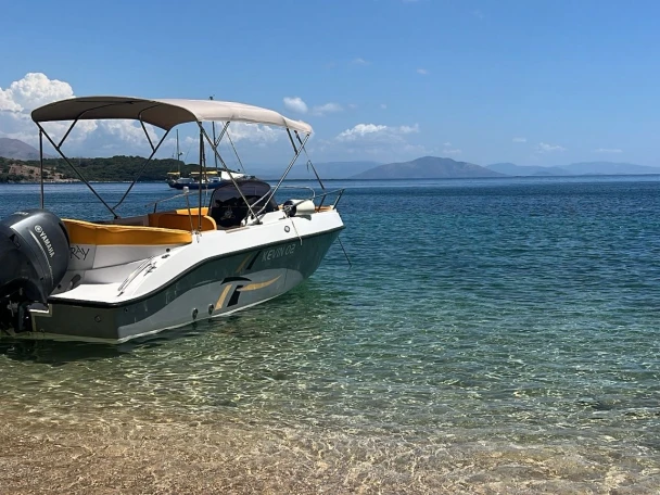 Noleggiare una Marinello 7.5m a Ksamil