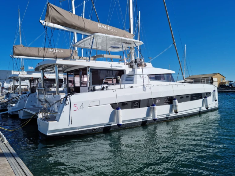 Noleggio Catamarano a Olbia – Bali Bali 5.4