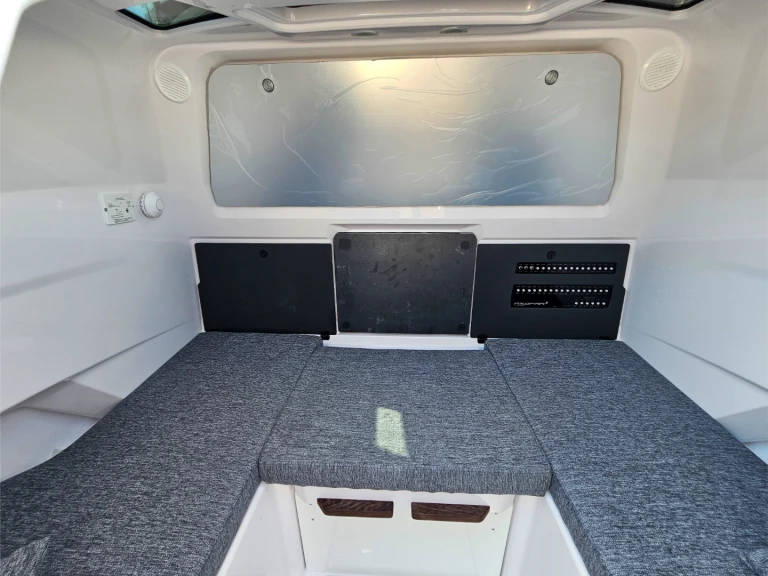 Barca a motore a noleggio a Seget Donji al miglior prezzo