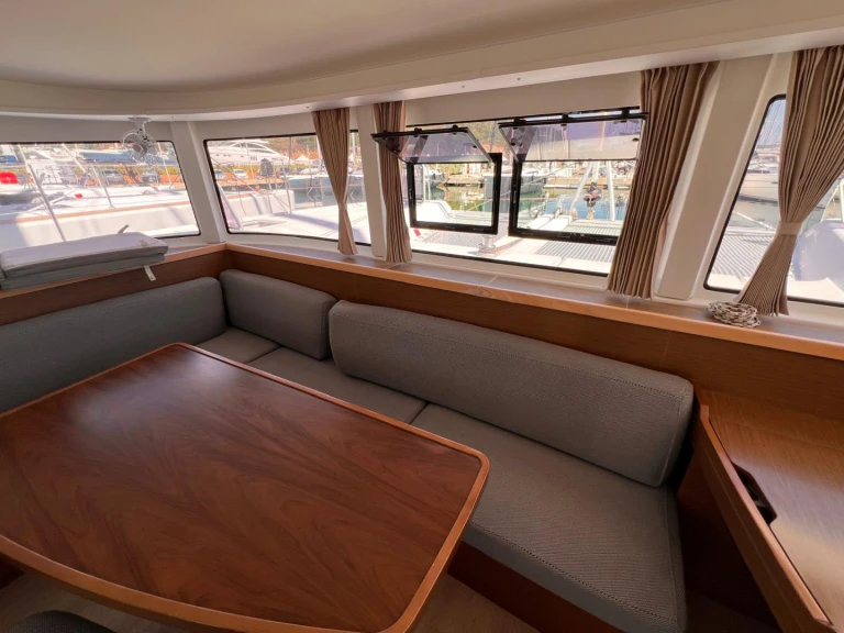 Noleggio Catamarano con o senza skipper Lagoon a Olbia