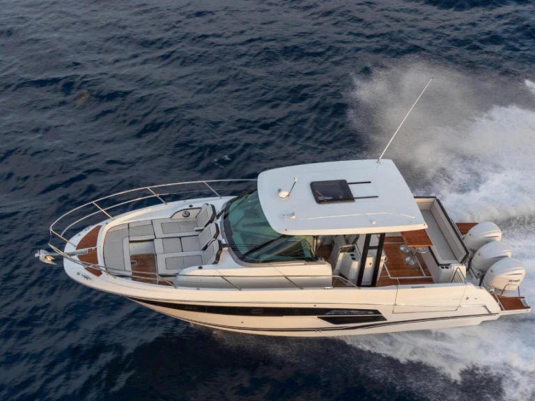 Noleggio Barca a motore Bénéteau con patente nautica