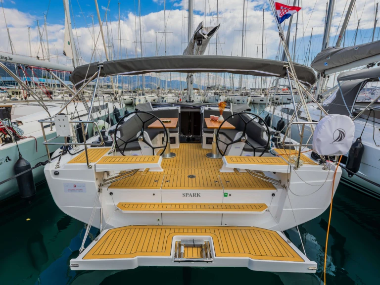 Noleggio barche Hanse Hanse 410 a Sebenico su Samboat