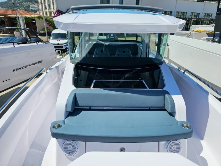 Noleggiare una Axopar Axopar 29 XC Cross Cabin a Seget Donji