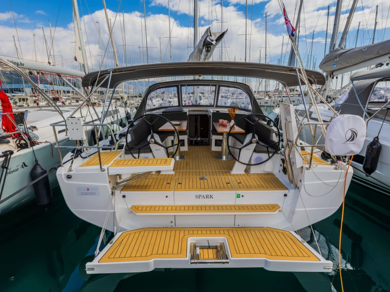 Barca a vela a noleggio a Sebenico al miglior prezzo