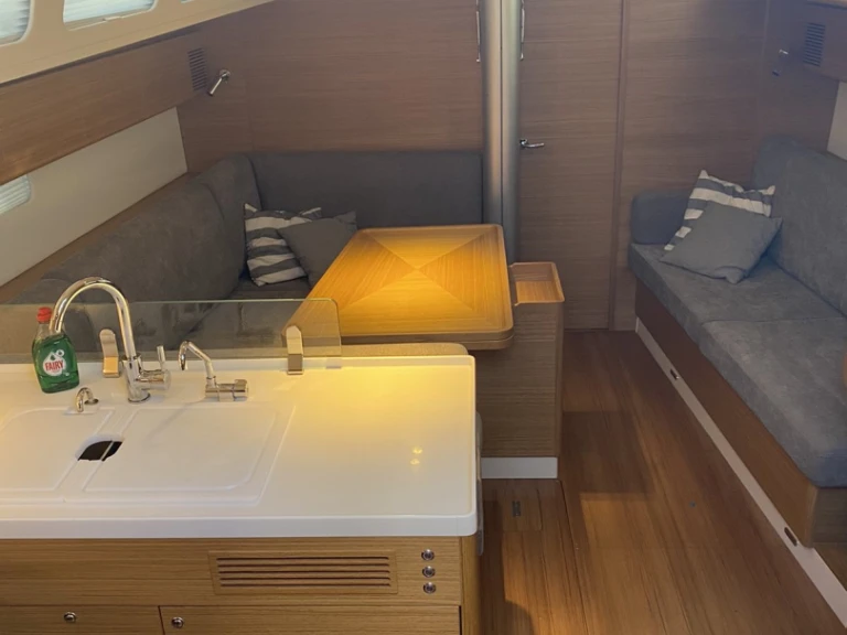 Noleggio Barca a vela con o senza skipper X-Yachts a Lávrio