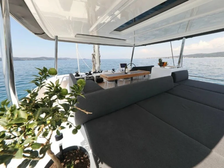 Noleggio Catamarano Lagoon con patente nautica