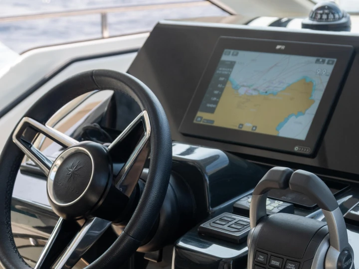 Noleggio Barca a motore Jeanneau con patente nautica