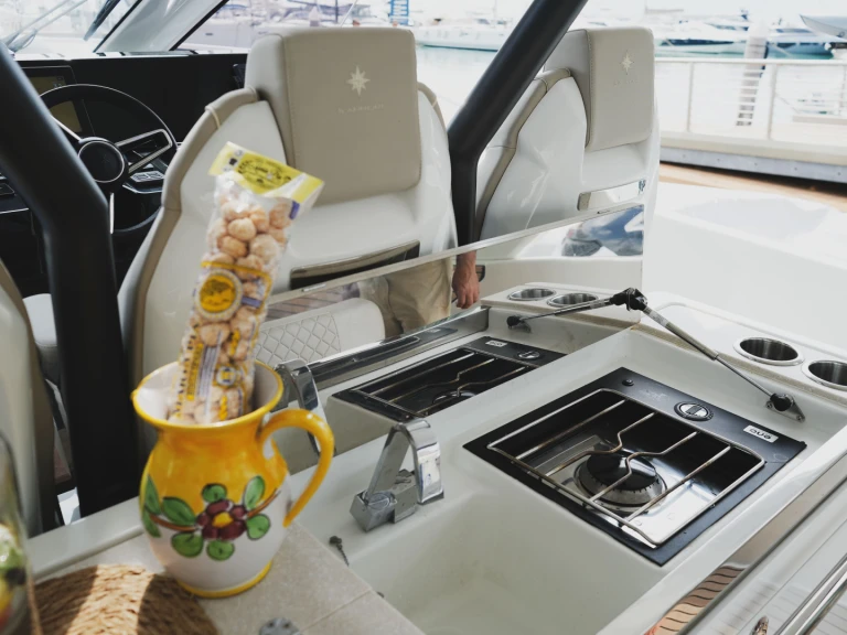 Barca a motore a noleggio a Napoli al miglior prezzo