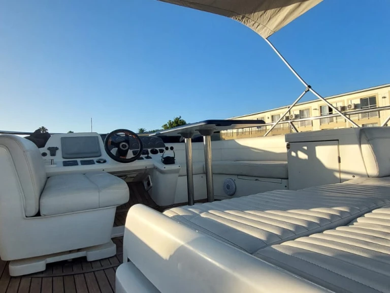Noleggio barche Dubai Marina economico Manhattan 66