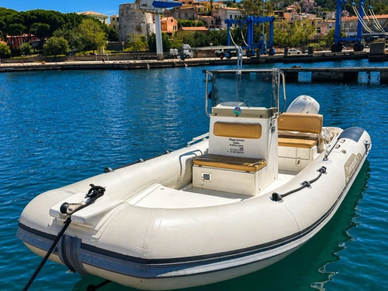 Noleggio Gommone Capelli con patente nautica