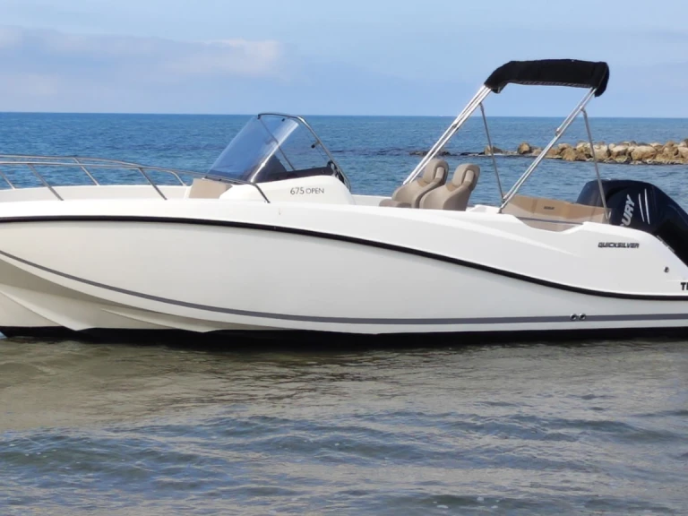 Noleggio Barca a motore Quicksilver con patente nautica