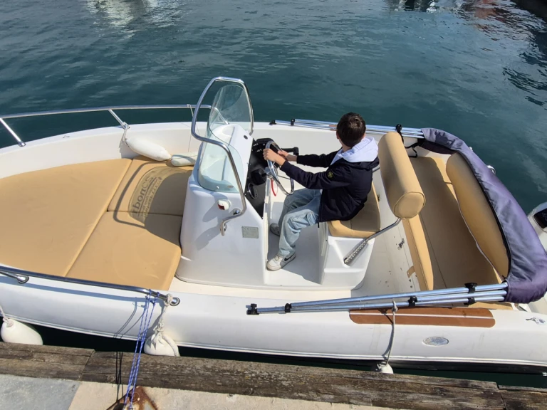 Noleggio Barca a motore con o senza skipper BLU LINE a La Spezia