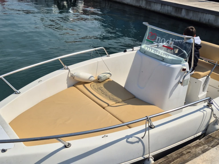 Noleggio barche BLU LINE Schizzo 520 a La Spezia su Samboat