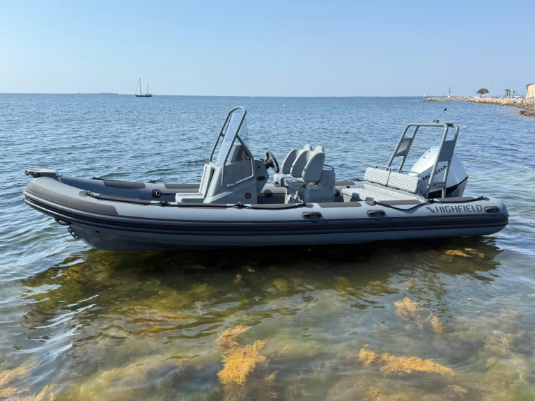 Noleggiare una Highfield Patrol 660 a Mèze