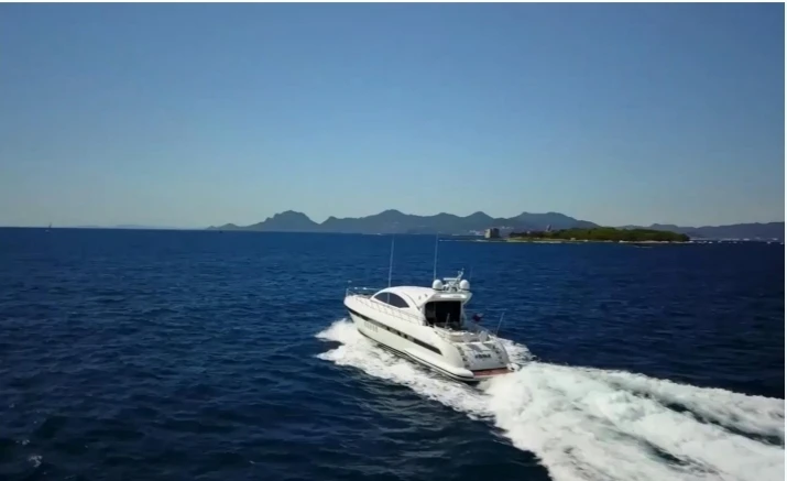 Noleggio a Sorrento – Overmarine S.p.a MANGUSTA 72 su SamBoat
