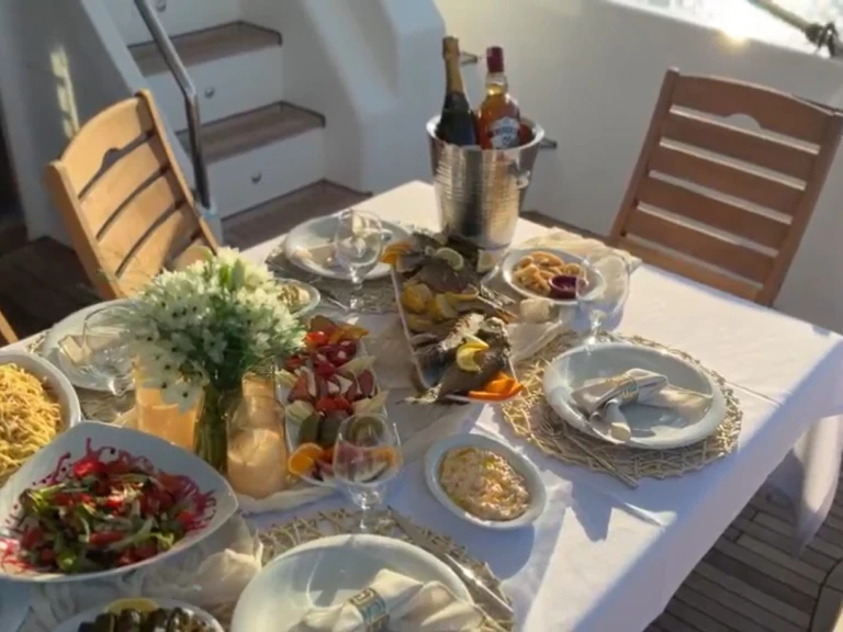 Noleggiare una costume Tuzla a Kemerköy