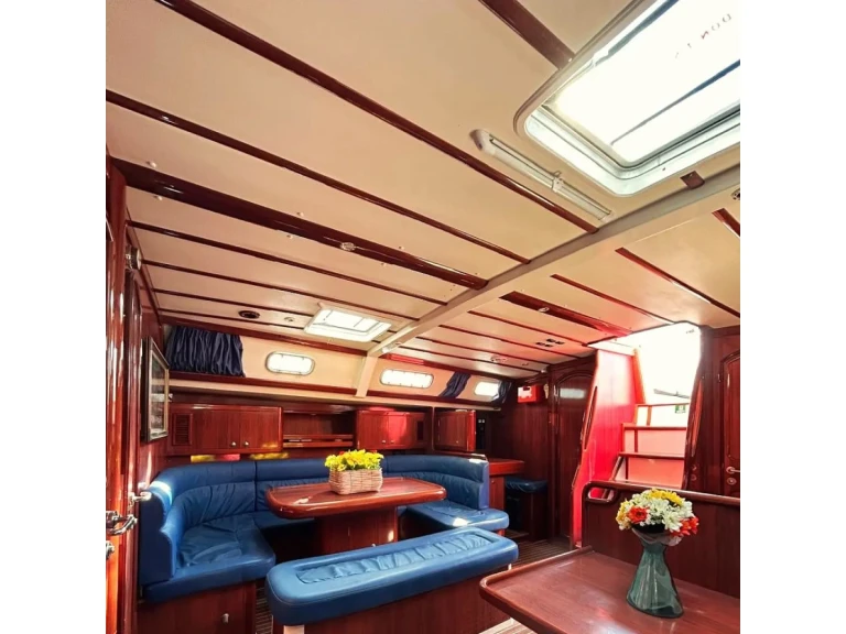 Noleggiare una Ocean Yachts Ocean Star 58.4 - 5 cab. a Álimos