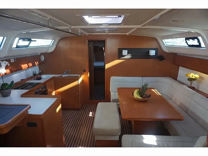 Noleggio barche Bavaria Bavaria Cruiser 51 (5 cab.) a Álimos su Samboat