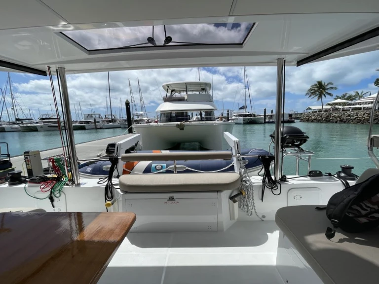 Catamarano a noleggio a Anse Marcel al miglior prezzo