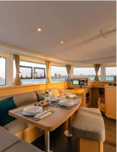 Noleggio Catamarano Lagoon con patente nautica