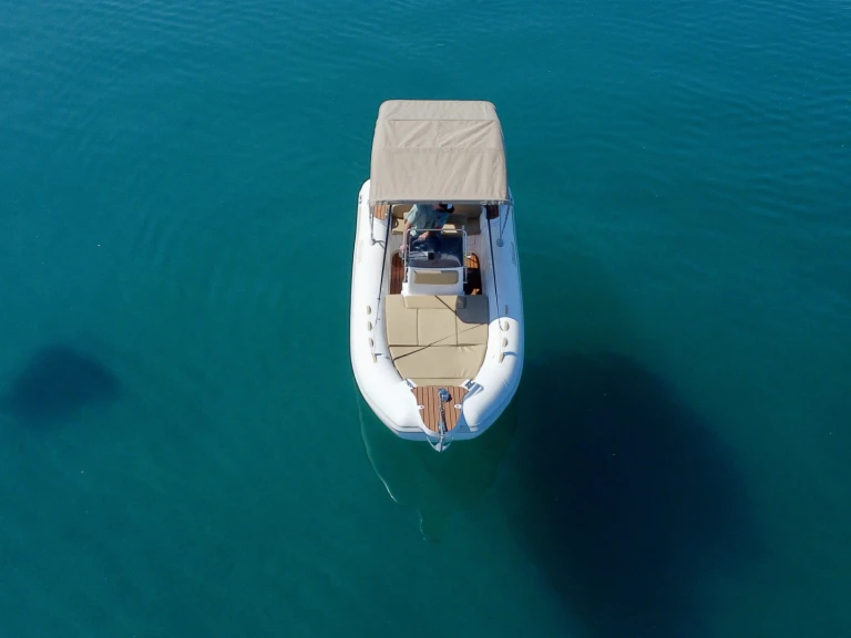 Gommone a noleggio a Old port of Corfu al miglior prezzo