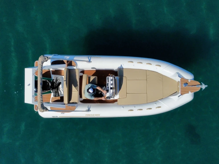 Noleggio a Old port of Corfu – Tomahawk VIP 2026 su SamBoat