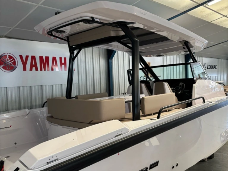 Noleggio Barca a motore Axopar con patente nautica