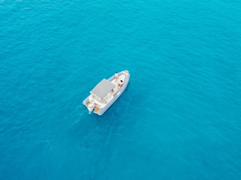 Noleggio barche Zodiac Medline 850 a Santa Eulària des Riu su Samboat