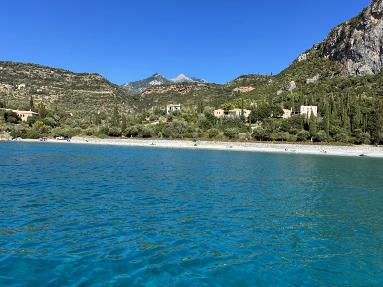 Barca a motore a noleggio a Kalamata al miglior prezzo