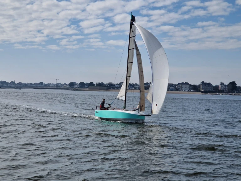 Noleggiare una DG Boats DG 5.5 a Lorient