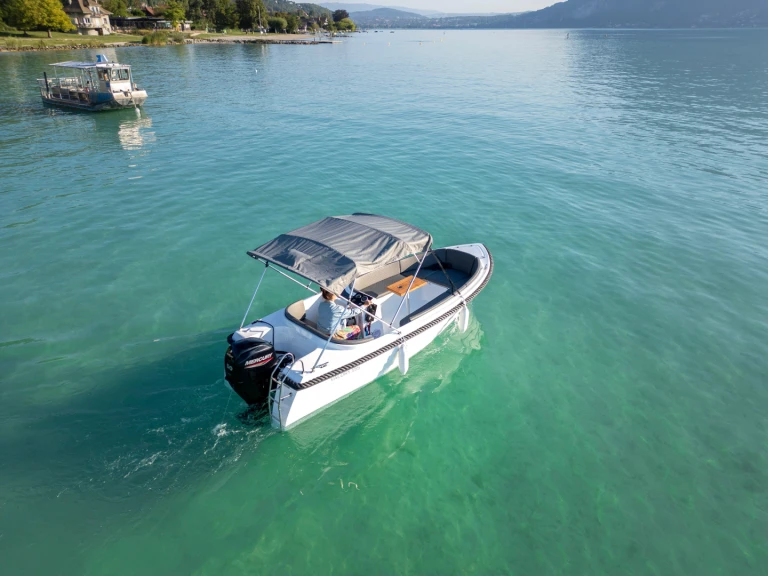 Noleggiare una boatbuilding motor yacht boatbuilding motor yacht valory 555 a Vieux Port de Cannes