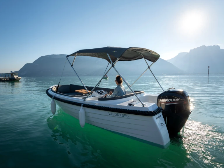 Noleggio barche Vieux Port de Cannes economico boatbuilding motor yacht valory 555